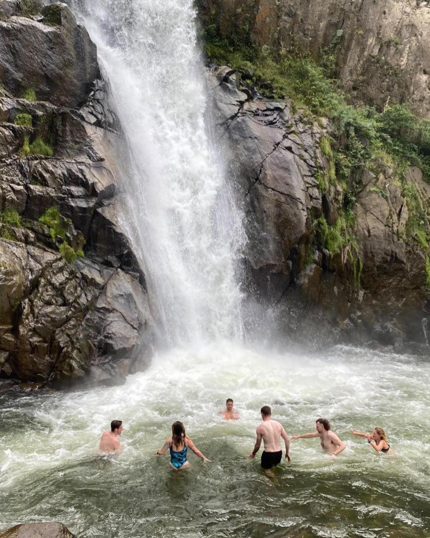 Mama Tungu Hostel Baños Esterno foto